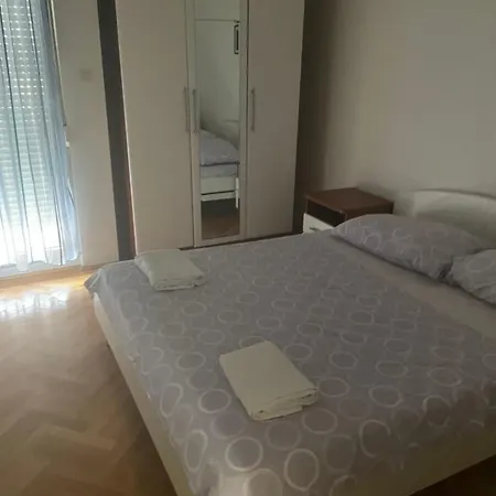 Danijela Apartment *